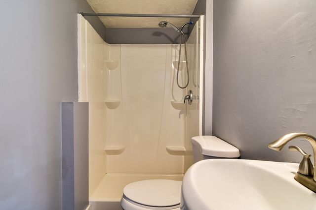 30 Franklin St, Marlborough, MA 01752