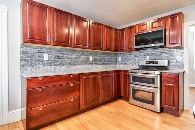 30 Franklin St, Marlborough, MA 01752