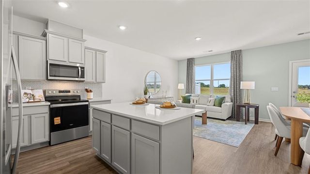 121 Kenmore Circle, Perry, GA 31069