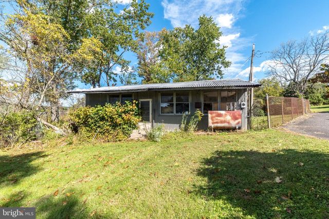 907 CHURCH RD, Hatfield, PA 19440