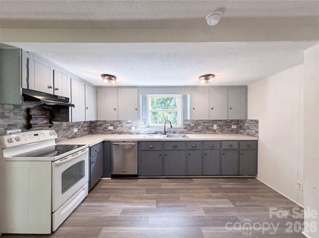 164 E Waterlynn Road, Mooresville, NC 28117