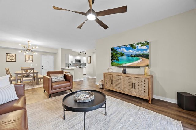 11790 Saint Andrews Place 202, Wellington, FL 33414