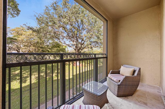 11790 Saint Andrews Place 202, Wellington, FL 33414