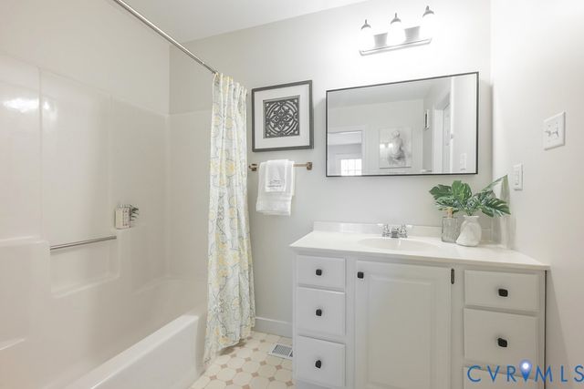 518 Fords Rd, Goochland, VA 23103