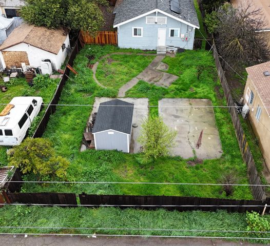 129 S C Street, Tulare, CA 93274