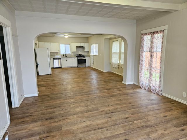 129 S C Street, Tulare, CA 93274