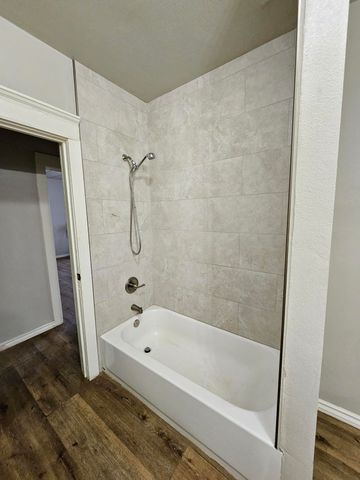 129 S C Street, Tulare, CA 93274