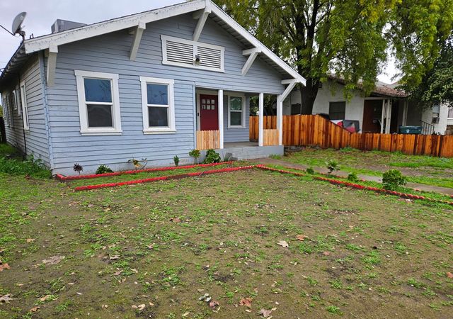129 S C Street, Tulare, CA 93274