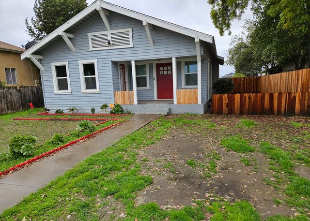 129 S C Street, Tulare, CA 93274