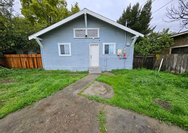 129 S C Street, Tulare, CA 93274