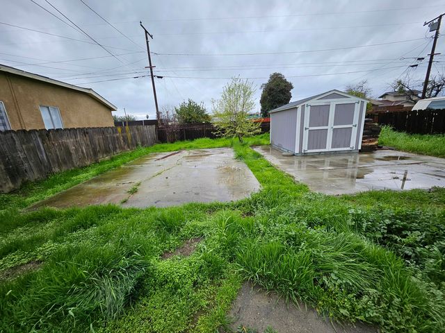 129 S C Street, Tulare, CA 93274