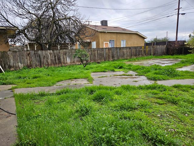 129 S C Street, Tulare, CA 93274