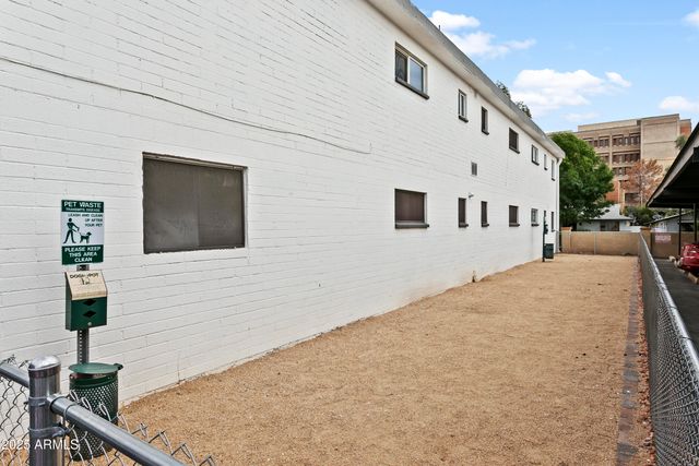 2014 W BERRIDGE Lane, Phoenix, AZ 85015