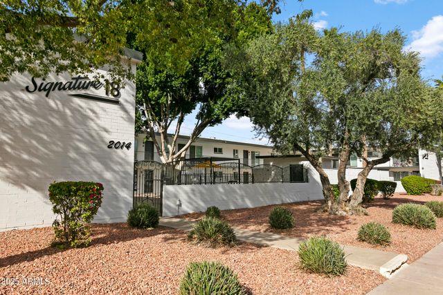 2014 W BERRIDGE Lane, Phoenix, AZ 85015