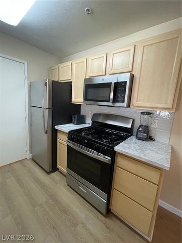 950 Seven Hills Drive 123, Henderson, NV 89052
