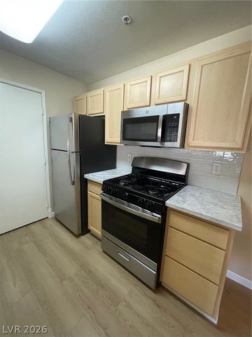 950 Seven Hills Drive 123, Henderson, NV 89052