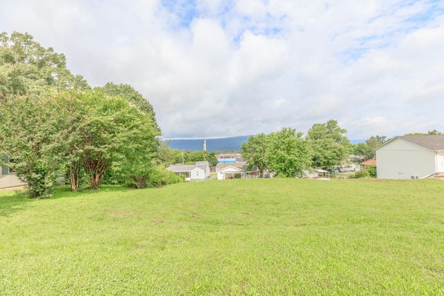 403 Missionary Avenue, Rossville, GA 30741