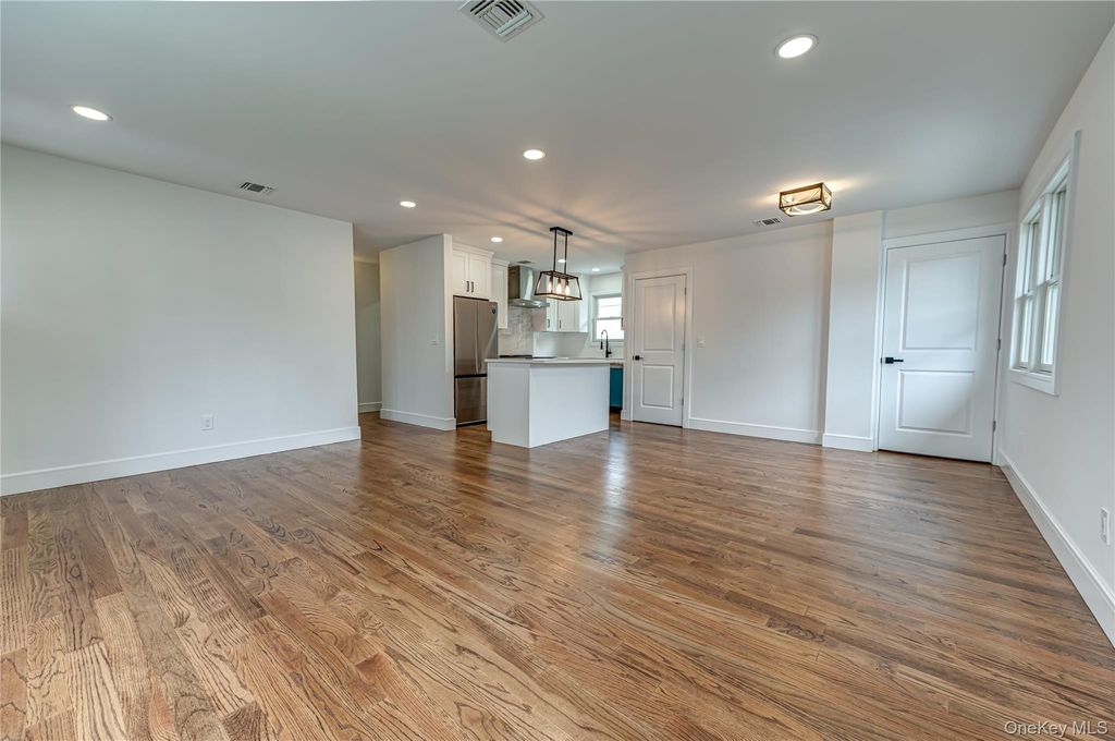 146 8th Street, Bethpage, NY 11714 — photo 3