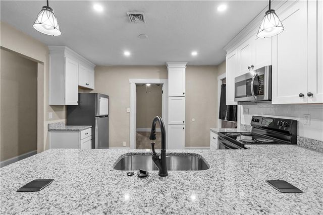 2712 Somme AVE, Norfolk, VA 23509