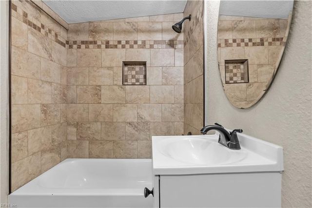 2712 Somme AVE, Norfolk, VA 23509