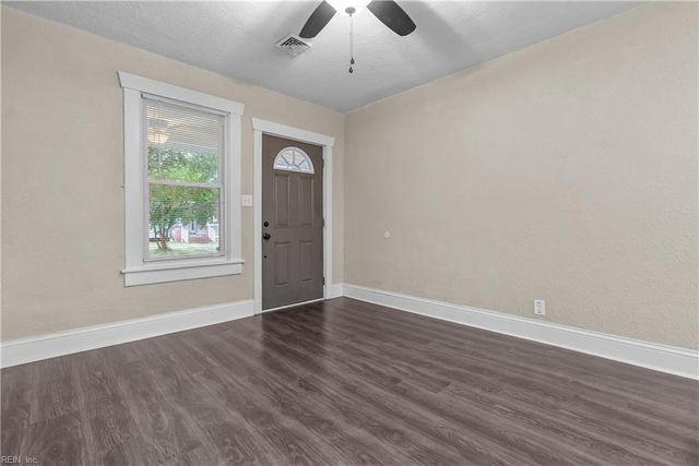 2712 Somme AVE, Norfolk, VA 23509