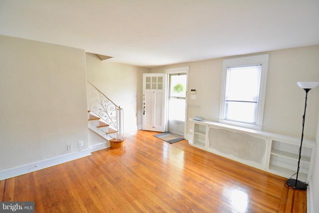 372 W MILNE ST, Philadelphia, PA 19144
