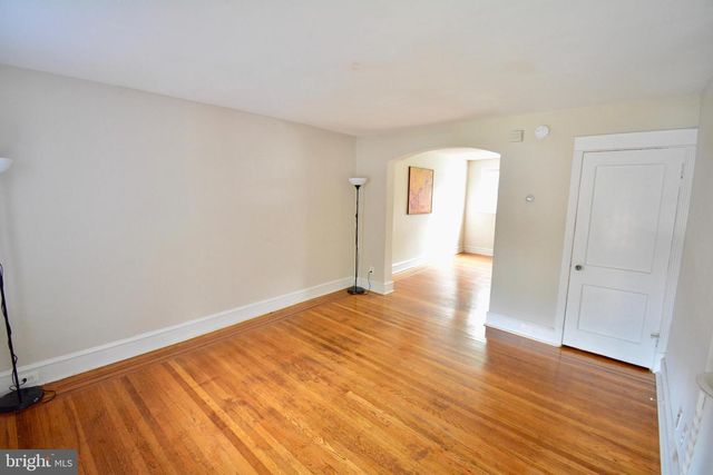 372 W MILNE ST, Philadelphia, PA 19144