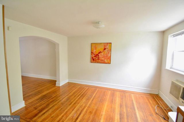 372 W MILNE ST, Philadelphia, PA 19144