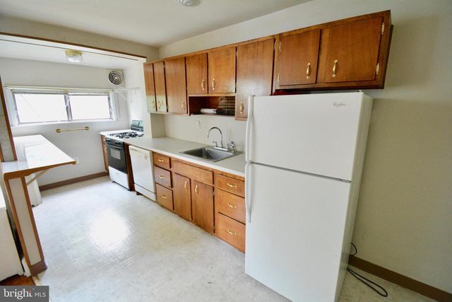 372 W MILNE ST, Philadelphia, PA 19144