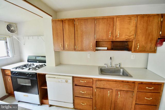 372 W MILNE ST, Philadelphia, PA 19144