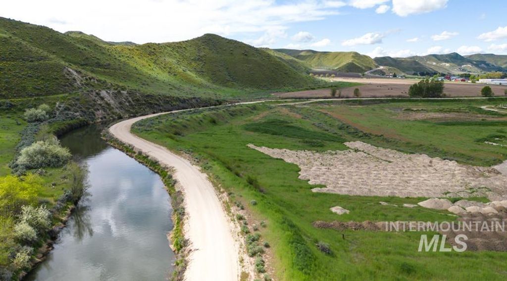 2736 Soulen Dr, Emmett, ID 83617 photo 6