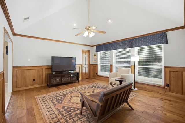 2741 Fox Glenn Court, Hurst, TX 76054