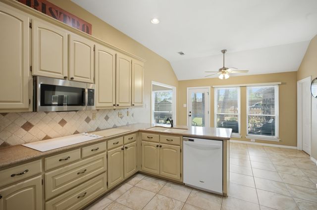 2741 Fox Glenn Court, Hurst, TX 76054