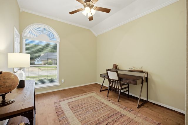 2741 Fox Glenn Court, Hurst, TX 76054