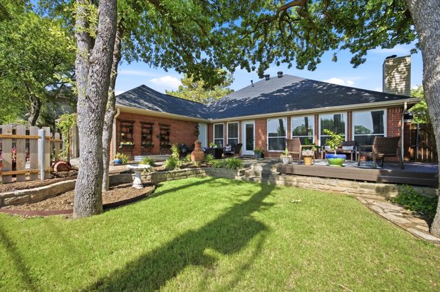 2741 Fox Glenn Court, Hurst, TX 76054