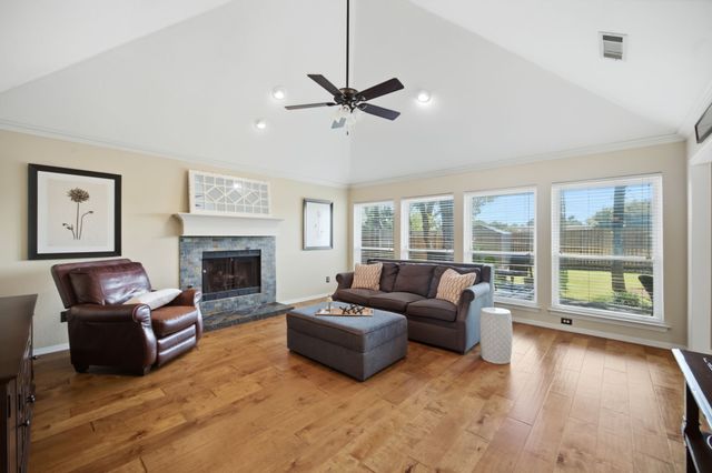 2741 Fox Glenn Court, Hurst, TX 76054