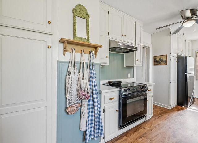 836 S Madison Ave, Wichita, KS 67211