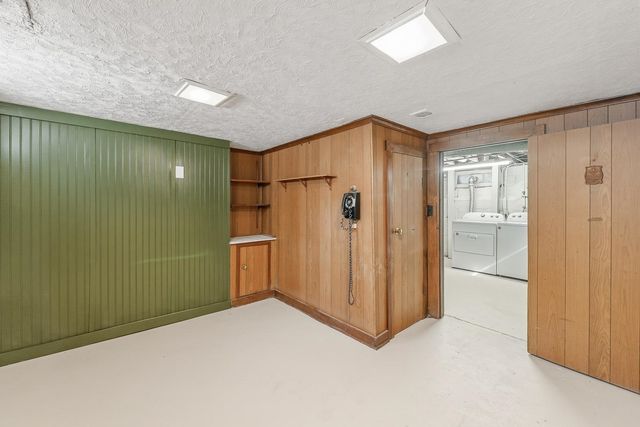 836 S Madison Ave, Wichita, KS 67211