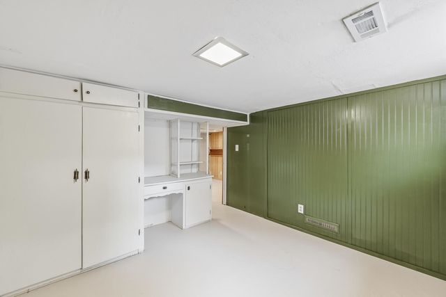 836 S Madison Ave, Wichita, KS 67211