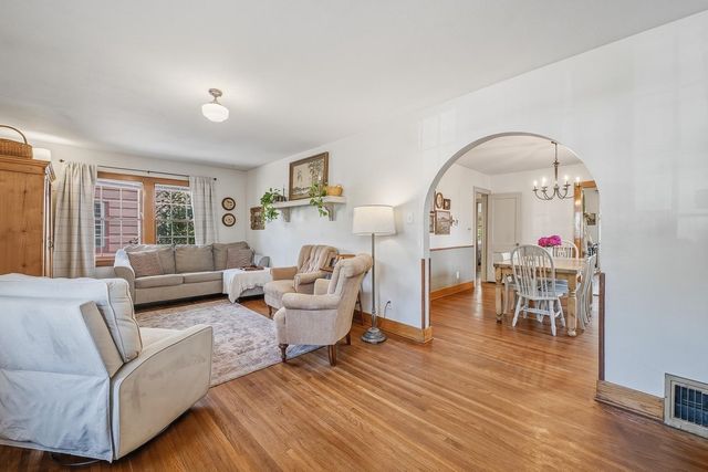 836 S Madison Ave, Wichita, KS 67211