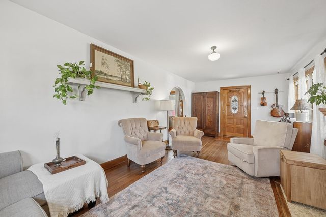 836 S Madison Ave, Wichita, KS 67211