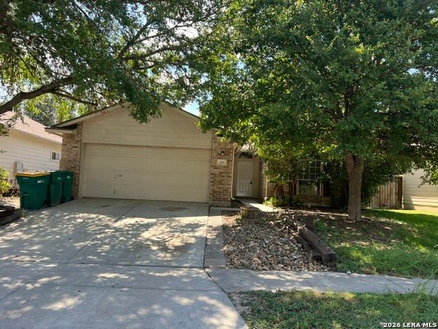 206 STONE CREEK DR, Boerne, TX 78006