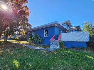 1213 N Morain Loop, Kennewick, WA 99336