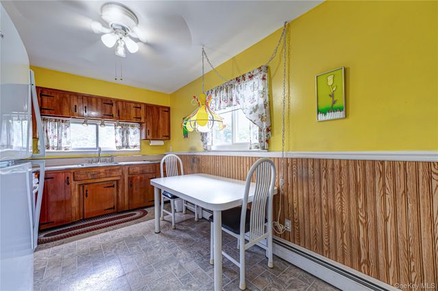 4 Bowman Lane, Kings Park, NY 11754