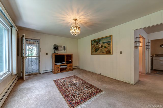 4 Bowman Lane, Kings Park, NY 11754