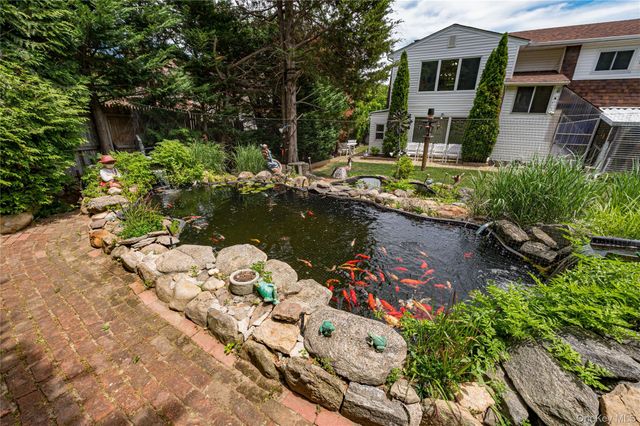 4 Bowman Lane, Kings Park, NY 11754