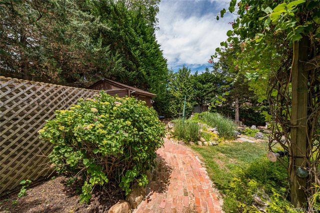 4 Bowman Lane, Kings Park, NY 11754