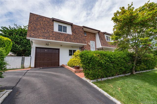4 Bowman Lane, Kings Park, NY 11754