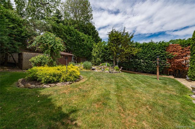 4 Bowman Lane, Kings Park, NY 11754