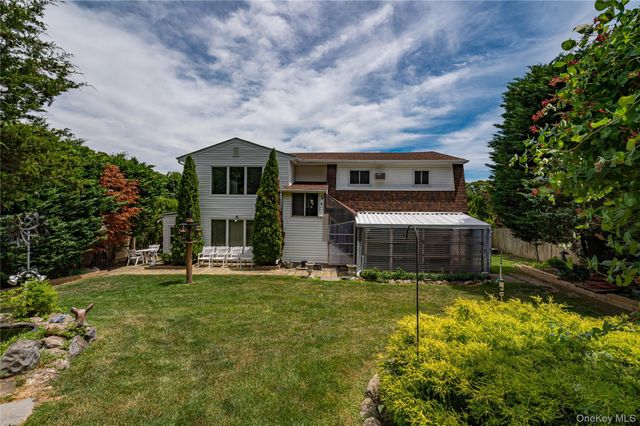 4 Bowman Lane, Kings Park, NY 11754